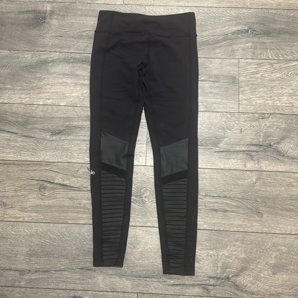 • Alo Yoga • Women’s Moto Style Leggings Black Medium - Picture 4 of 4
